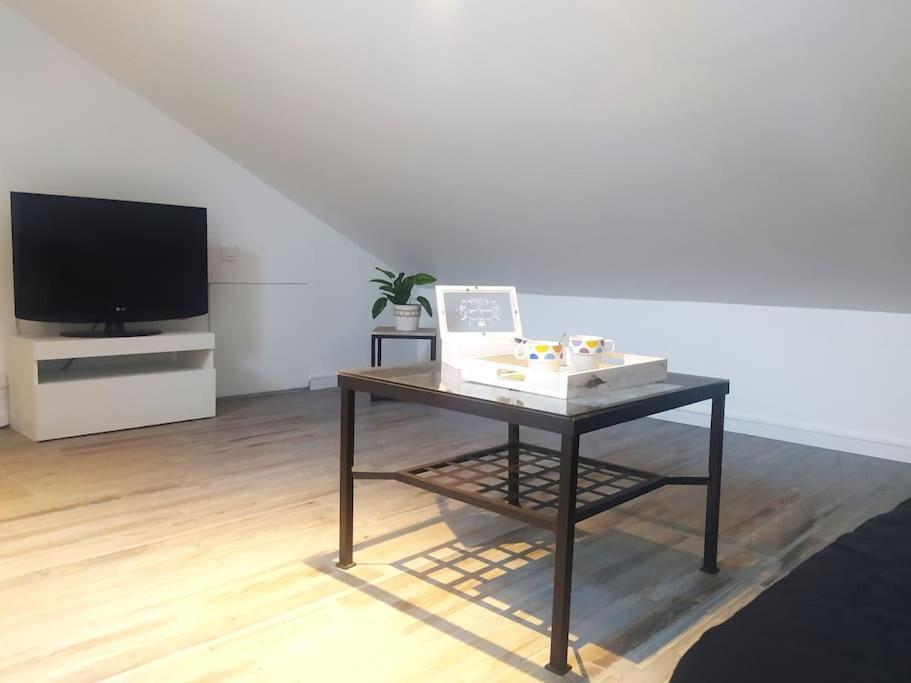 Suite Mansardee Independante, 25Min Lyon-Villefranche Chazay-d'Azergues Exterior foto